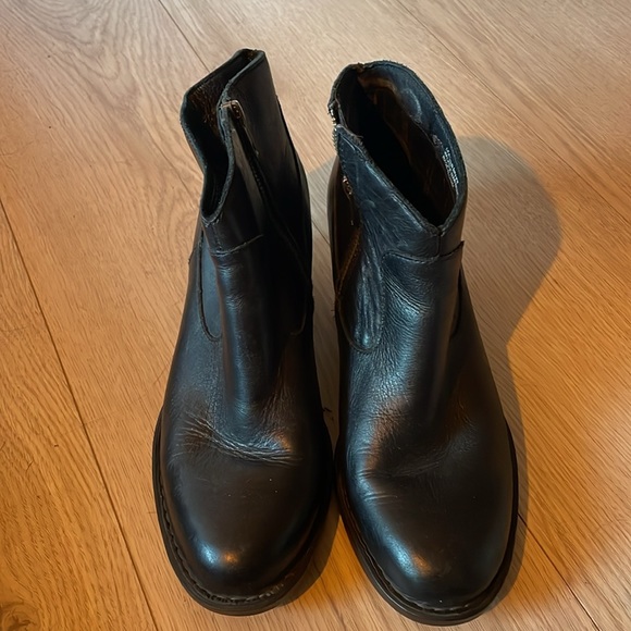 Born Booties - Picture 2 of 3